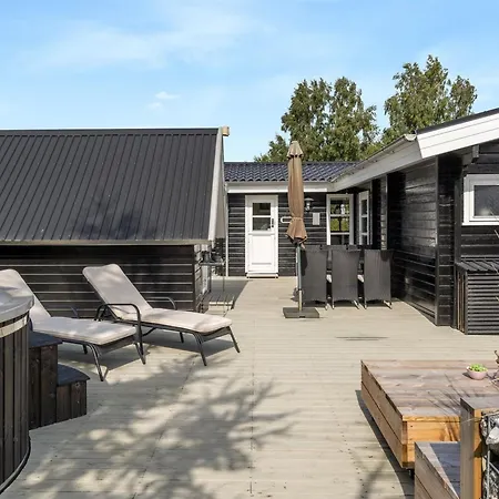 Botwith - 400m From The Sea By Interhome *